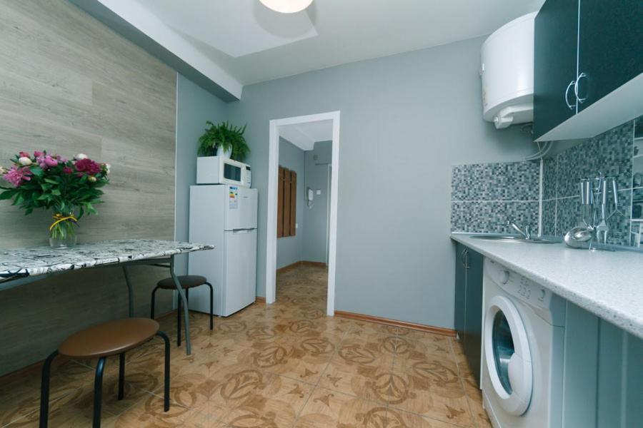 Apartment Near Dream Town Киев Экстерьер фото